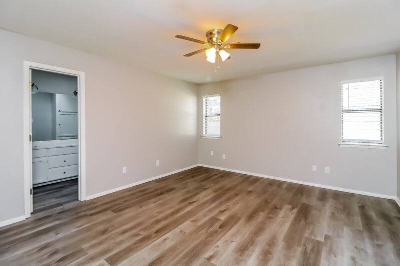 2,435/Mo, 4210 Pleasant Oaks Ct Arlington, TX 76016 Main Bedroom View