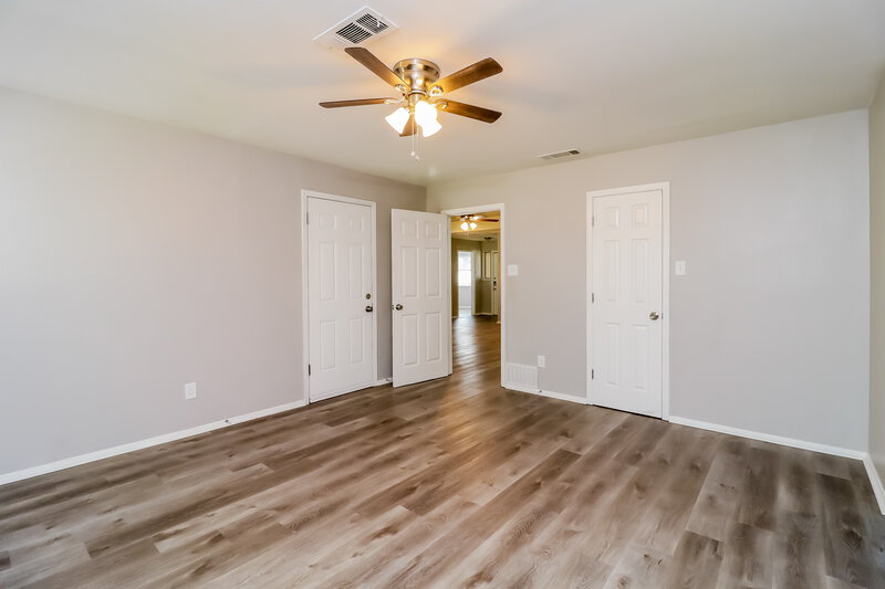 2,435/Mo, 4210 Pleasant Oaks Ct Arlington, TX 76016 Main Bedroom View 2