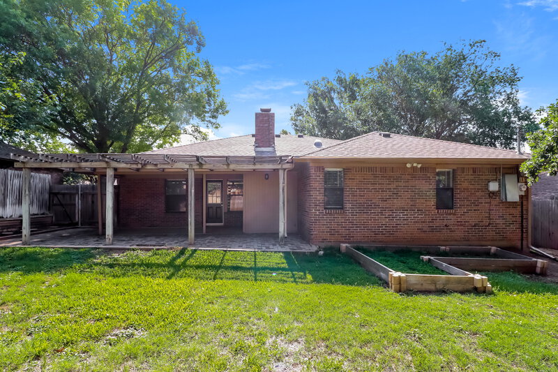 2,435/Mo, 4210 Pleasant Oaks Ct Arlington, TX 76016 Rear View