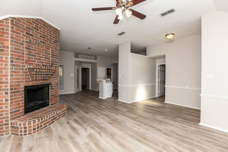 2,350/Mo, 2127 Stoneridge Dr Keller, TX 76248 Living Room View 2