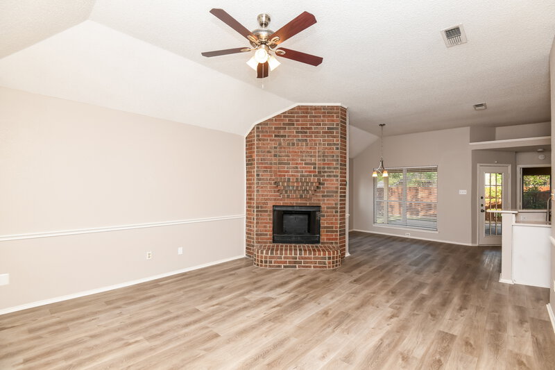 2,350/Mo, 2127 Stoneridge Dr Keller, TX 76248 Living Room View 3
