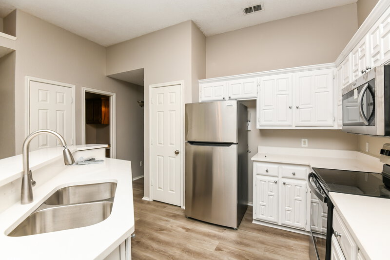 2,350/Mo, 2127 Stoneridge Dr Keller, TX 76248 Kitchen View