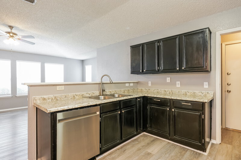 1,695/Mo, 2607 Whitehurst Dr Fort Worth, TX 76133 Kitchen View 2