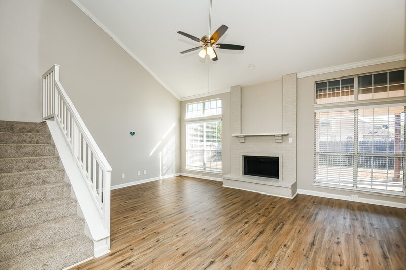 2,410/Mo, 3205 Clovermeadow Dr Fort Worth, TX 76123 Living Room View 2