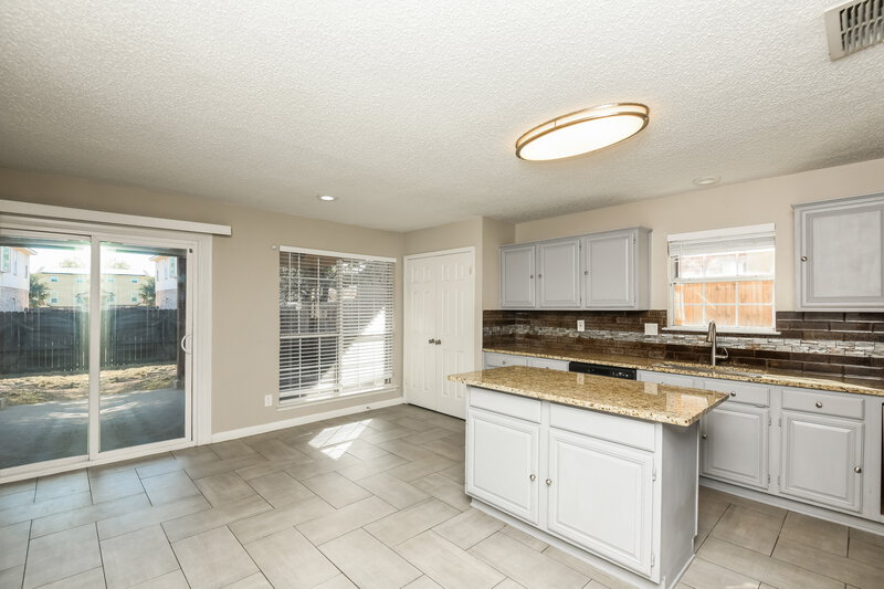 2,410/Mo, 3205 Clovermeadow Dr Fort Worth, TX 76123 Kitchen View