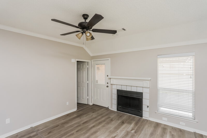 2,300/Mo, 2001 Valley Falls Ave Mesquite, TX 75181 Living Room View