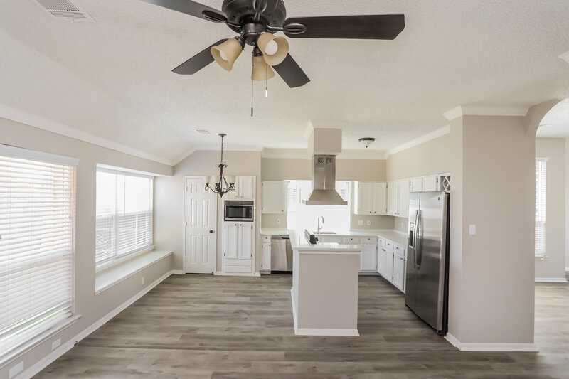 2,300/Mo, 2001 Valley Falls Ave Mesquite, TX 75181 Living Room View 3