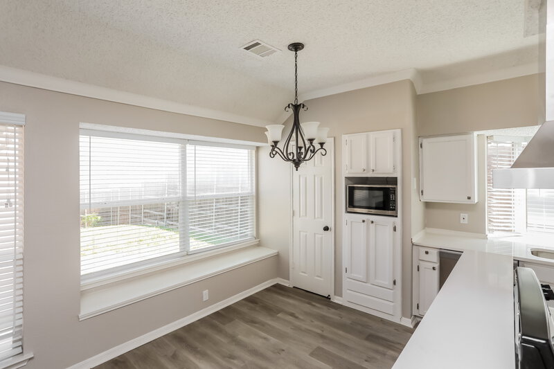 2,300/Mo, 2001 Valley Falls Ave Mesquite, TX 75181 Kitchen View