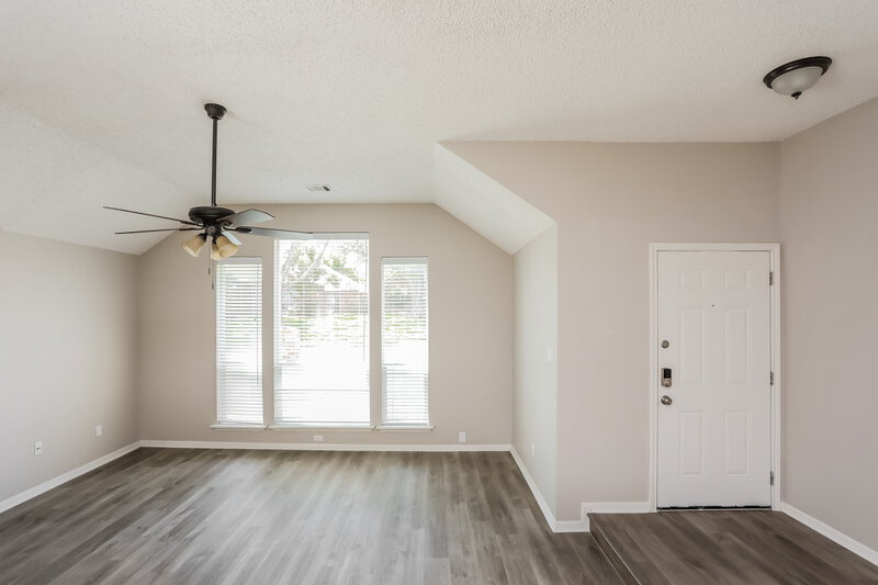 2,300/Mo, 2001 Valley Falls Ave Mesquite, TX 75181 Family Room View