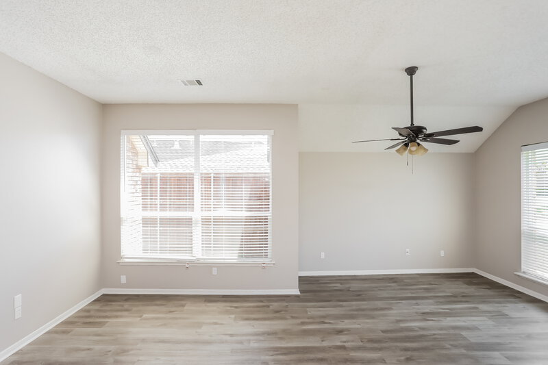 2,300/Mo, 2001 Valley Falls Ave Mesquite, TX 75181 Sitting Room View