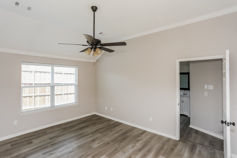 2,300/Mo, 2001 Valley Falls Ave Mesquite, TX 75181 Main Bedroom View
