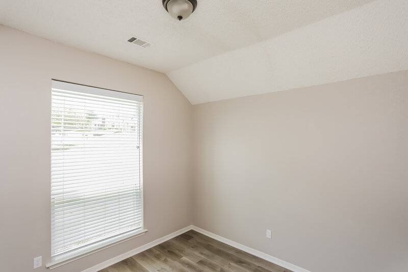 2,300/Mo, 2001 Valley Falls Ave Mesquite, TX 75181 Bedroom View 2