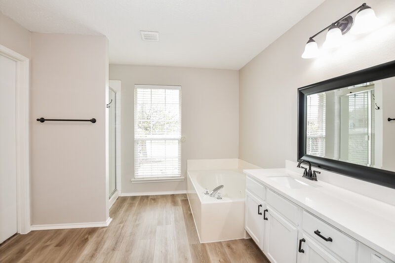 2,835/Mo, 7209 Northpoint Dr Rowlett, TX 75089 Main Bedroom View 2