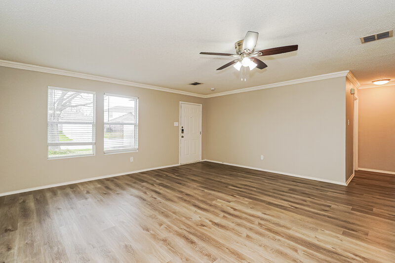 1,905/Mo, 2724 Woodlake Pkwy Little Elm, TX 75068 Living Room View 3