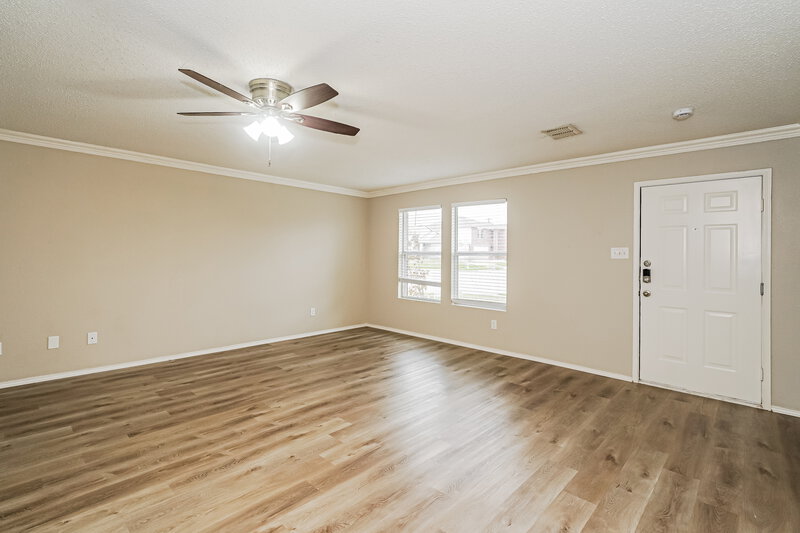 1,905/Mo, 2724 Woodlake Pkwy Little Elm, TX 75068 Living Room View 4