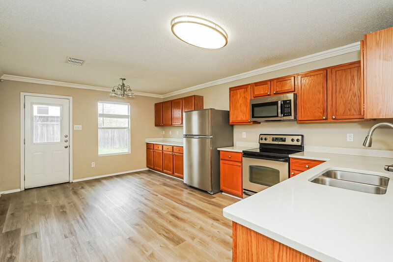 1,905/Mo, 2724 Woodlake Pkwy Little Elm, TX 75068 Kitchen View 2