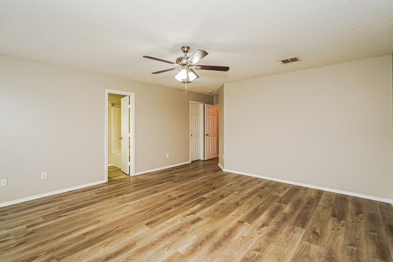 1,905/Mo, 2724 Woodlake Pkwy Little Elm, TX 75068 Main Bedroom View