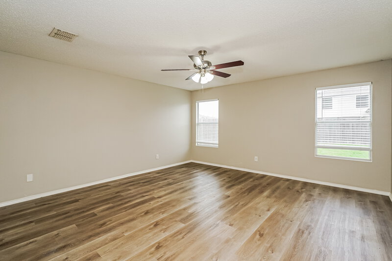1,905/Mo, 2724 Woodlake Pkwy Little Elm, TX 75068 Main Bedroom View 2