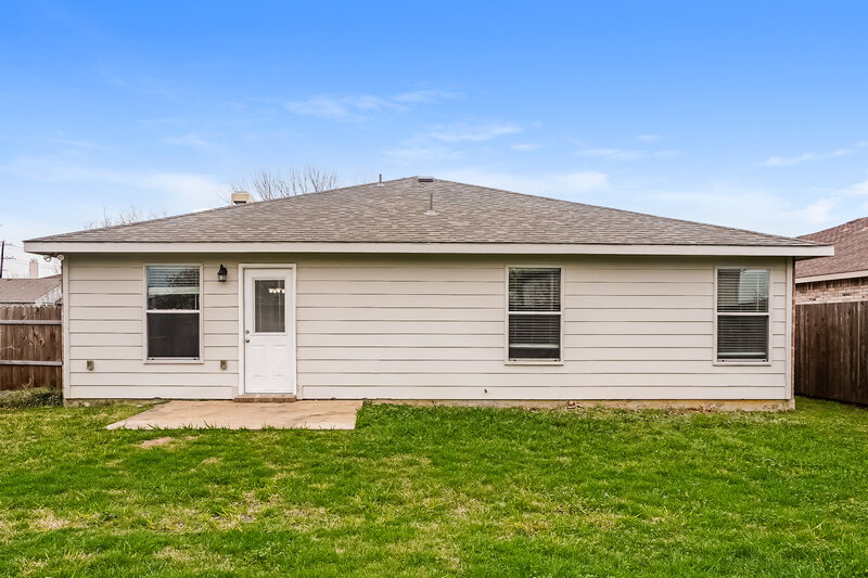 1,905/Mo, 2724 Woodlake Pkwy Little Elm, TX 75068 Rear View