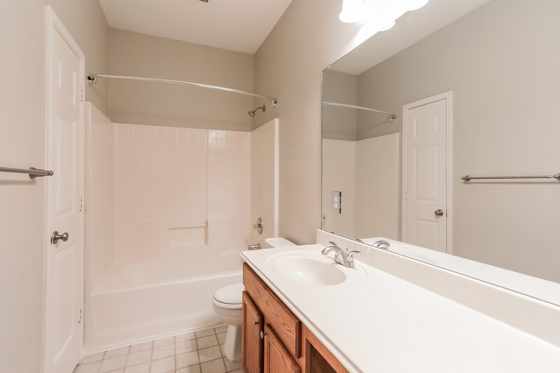 2,340/Mo, 3736 Palm Dr Fort Worth, TX 76244 Bathroom View