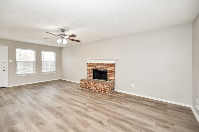 2,555/Mo, 2529 Tiber River Ln Grand Prairie, TX 75052 Living Room View 2