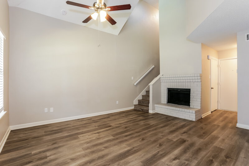 1,975/Mo, 132 Callender Dr Fort Worth, TX 76108 Living Room View