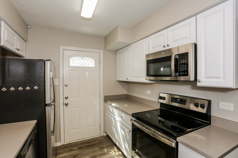1,975/Mo, 132 Callender Dr Fort Worth, TX 76108 Kitchen View 2