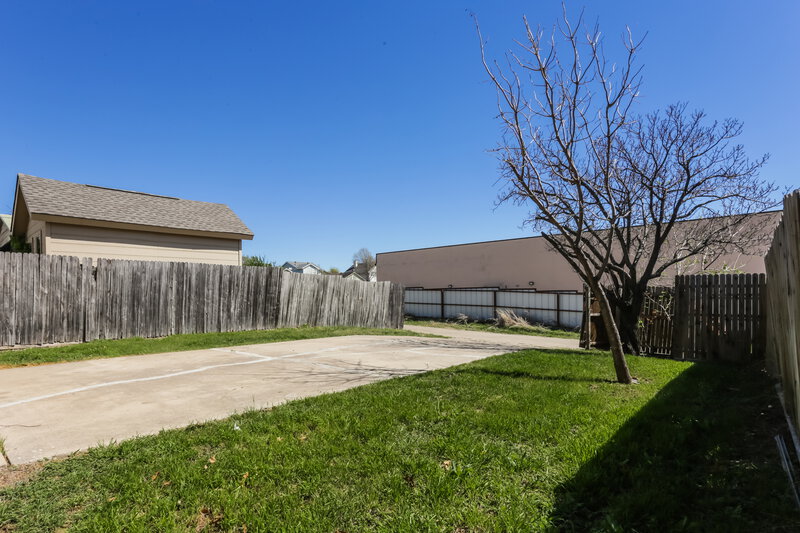 1,975/Mo, 132 Callender Dr Fort Worth, TX 76108 Rear View