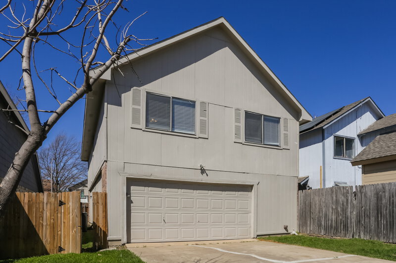 1,975/Mo, 132 Callender Dr Fort Worth, TX 76108 Garage View