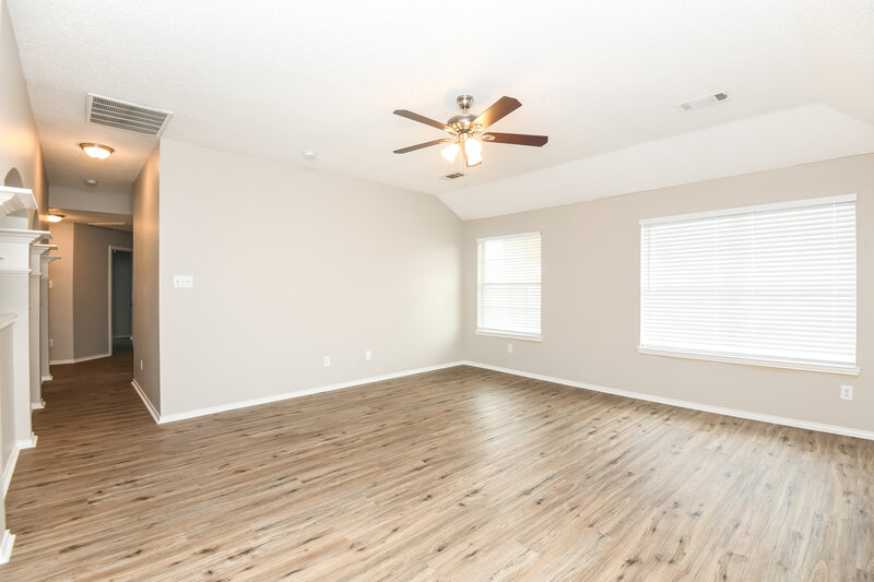 2,975/Mo, 439 Euless Dr Cedar Hill, TX 75104 Living Room View 3