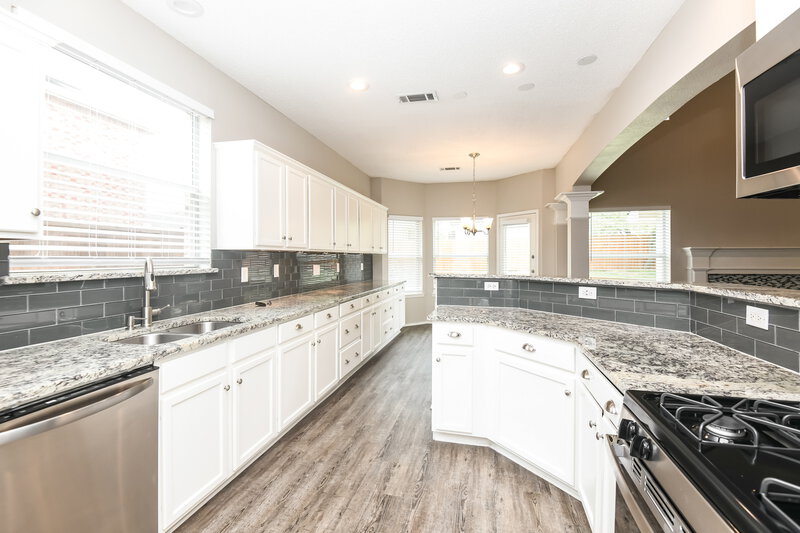 2,975/Mo, 439 Euless Dr Cedar Hill, TX 75104 Kitchen View