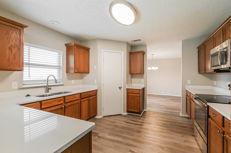 2,790/Mo, 2001 Purdue Dr Glenn Heights, TX 75154 Kitchen View 2