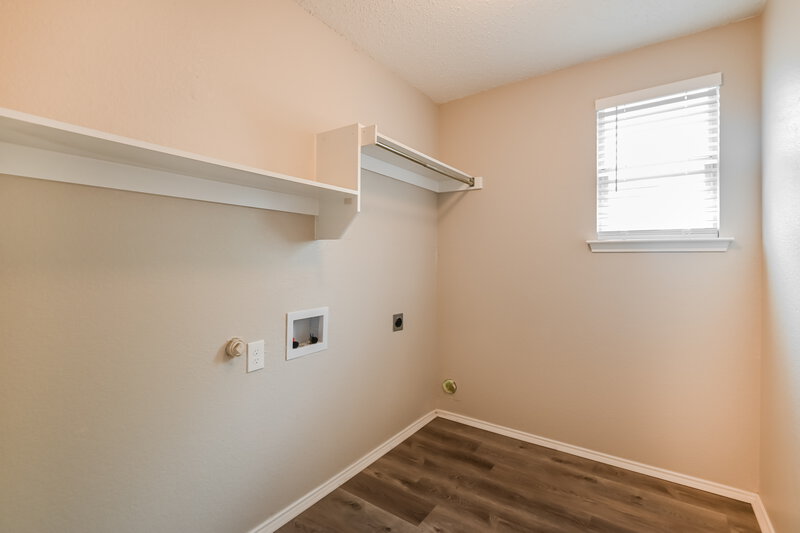 2,790/Mo, 2001 Purdue Dr Glenn Heights, TX 75154 Laundry Room View