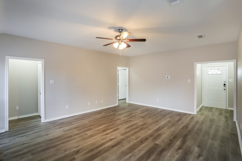 3,220/Mo, 7537 Arbor Park Dr Fort Worth, TX 76120 Living Room View