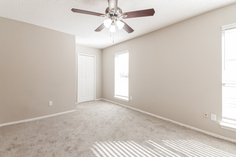 2,040/Mo, 707 Bryan Pl Seagoville, TX 75159 Main Bedroom View