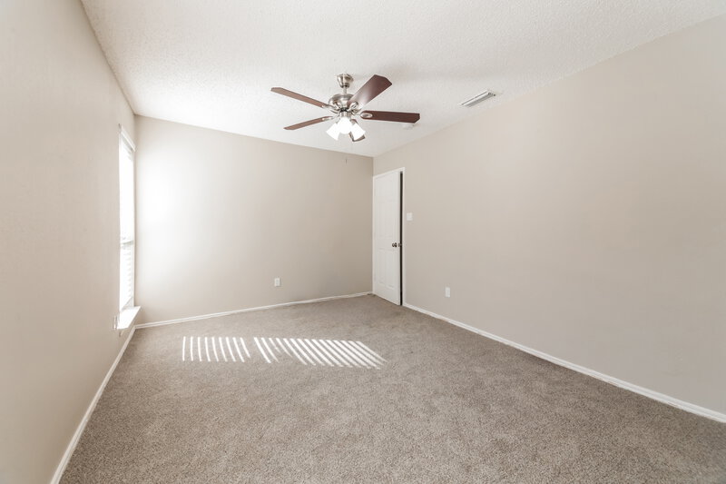 2,040/Mo, 707 Bryan Pl Seagoville, TX 75159 Main Bedroom View 2