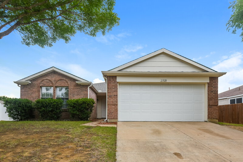 2,140/Mo, 1918 Notre Dame Glenn Heights, TX 75154 External View