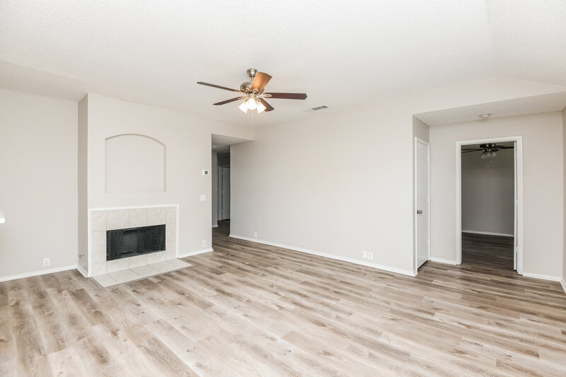 2,140/Mo, 1918 Notre Dame Glenn Heights, TX 75154 Living Room View