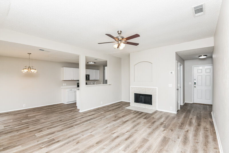 2,140/Mo, 1918 Notre Dame Glenn Heights, TX 75154 Living Room View 2