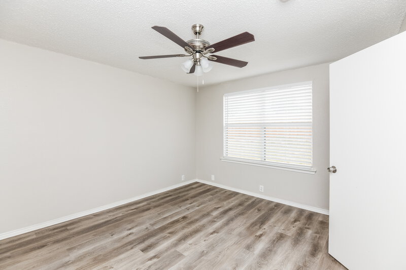 2,140/Mo, 1918 Notre Dame Glenn Heights, TX 75154 Main Bedroom View