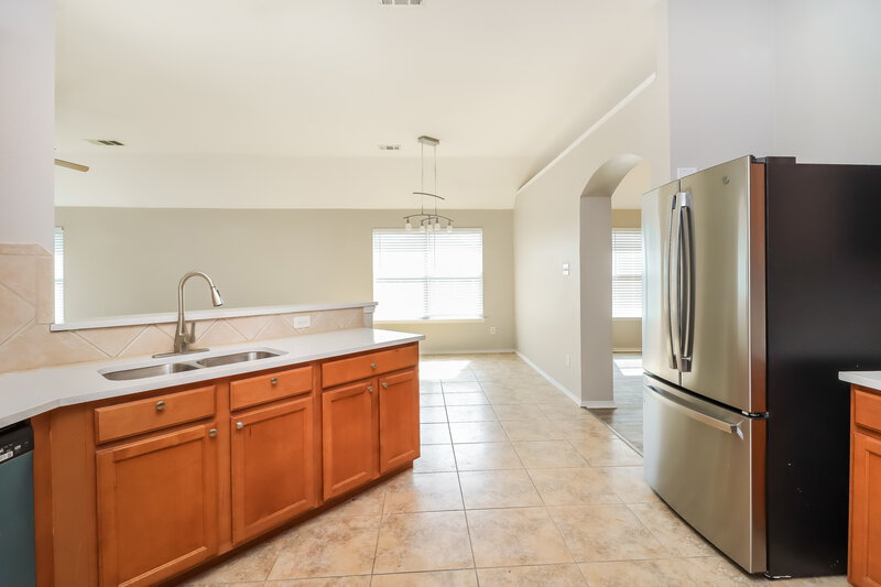 2,485/Mo, 4600 Summer Oaks Ln Fort Worth, TX 76123 Kitchen View 2