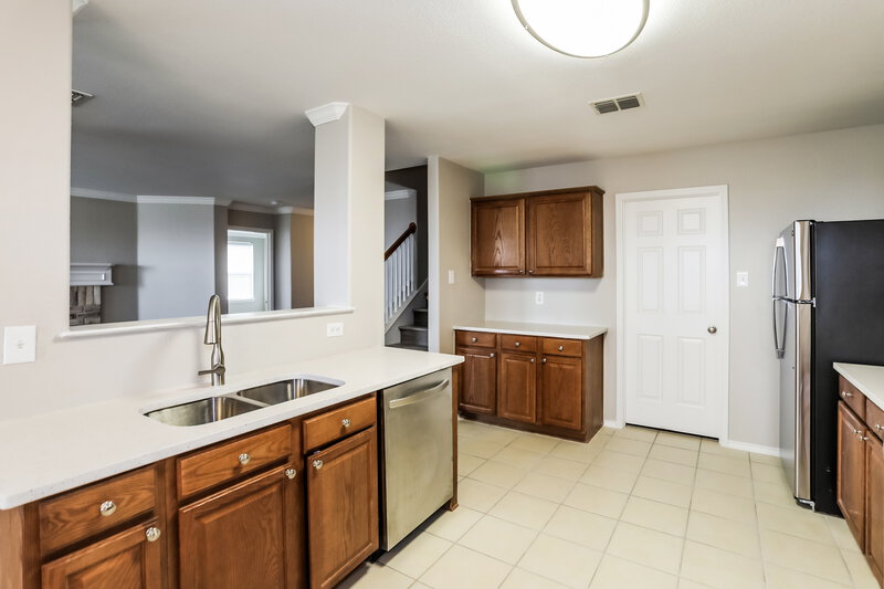 2,775/Mo, 7620 Indigo Ridge Dr Fort Worth, TX 76131 Kitchen View 2