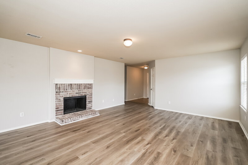 2,220/Mo, 12640 Lost Prairie Dr Fort Worth, TX 76244 Living Room View 2