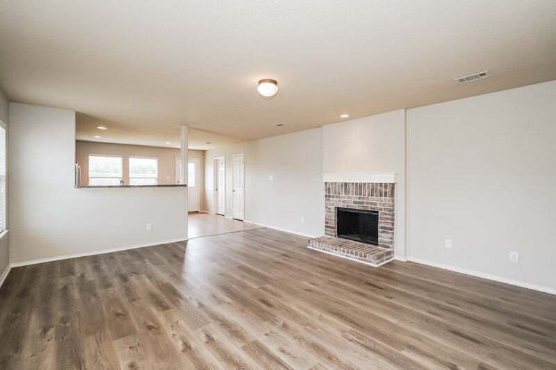 2,220/Mo, 12640 Lost Prairie Dr Fort Worth, TX 76244 Living Room View 3
