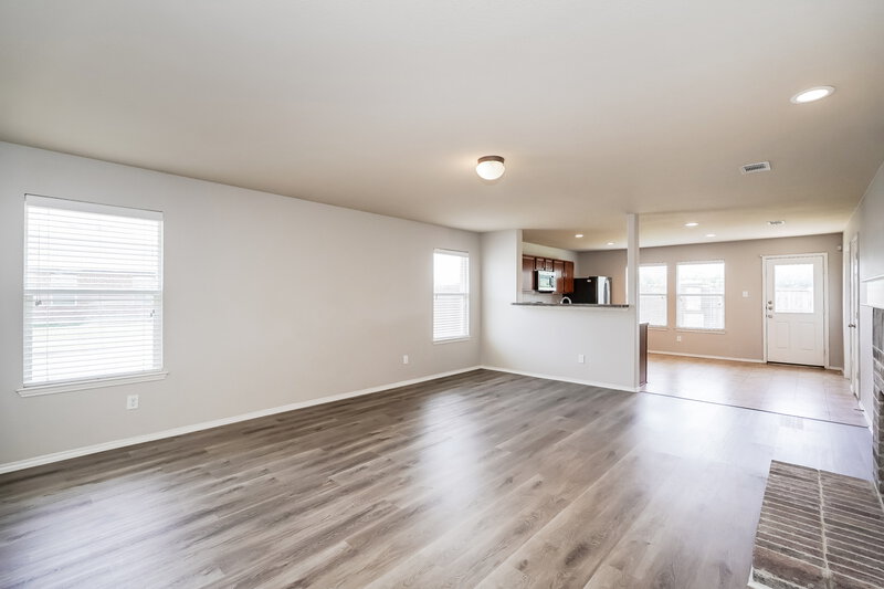 2,220/Mo, 12640 Lost Prairie Dr Fort Worth, TX 76244 Living Room View 4