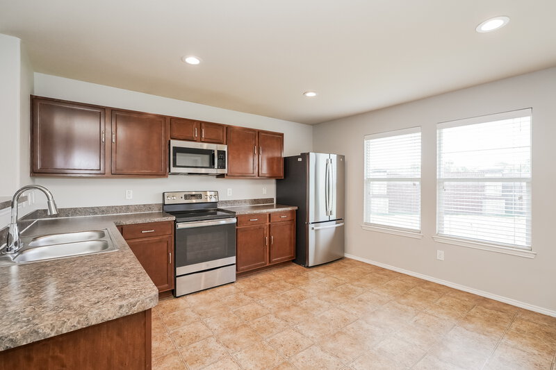 2,220/Mo, 12640 Lost Prairie Dr Fort Worth, TX 76244 Kitchen View