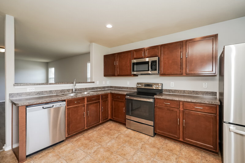 2,220/Mo, 12640 Lost Prairie Dr Fort Worth, TX 76244 Kitchen View 2