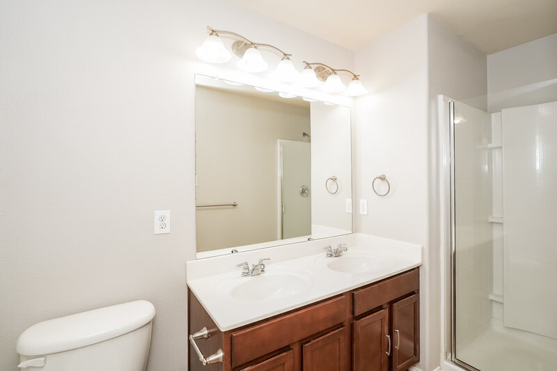 2,220/Mo, 12640 Lost Prairie Dr Fort Worth, TX 76244 Main Bathroom View
