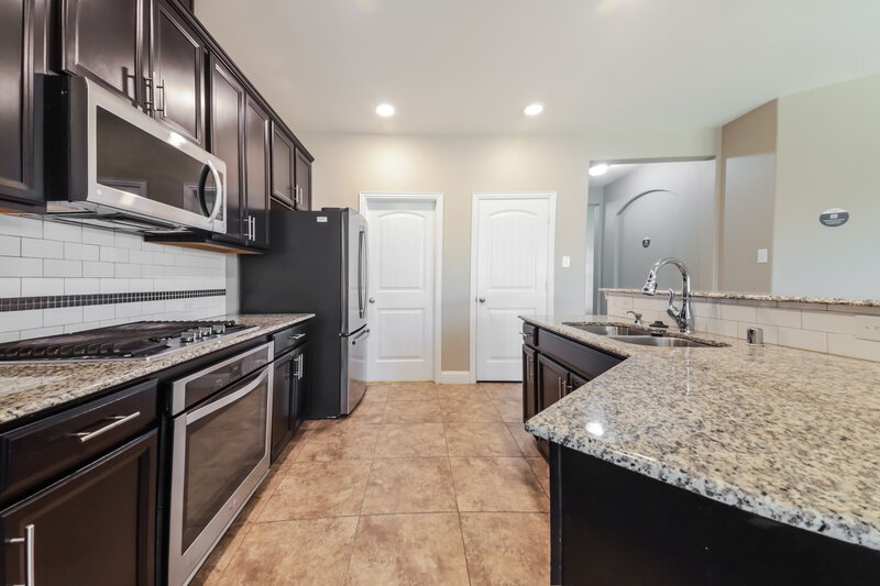 2,335/Mo, 709 Bird Creek Dr Little Elm, TX 75068 Kitchen View