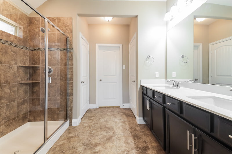 2,335/Mo, 709 Bird Creek Dr Little Elm, TX 75068 Main Bathroom View